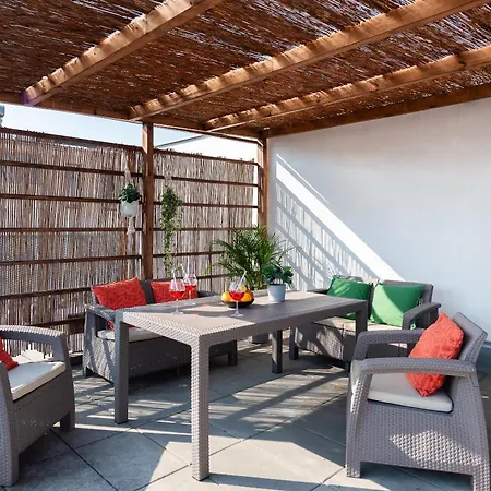 Apartment 2-level On Krizikova Near The Metro Prague