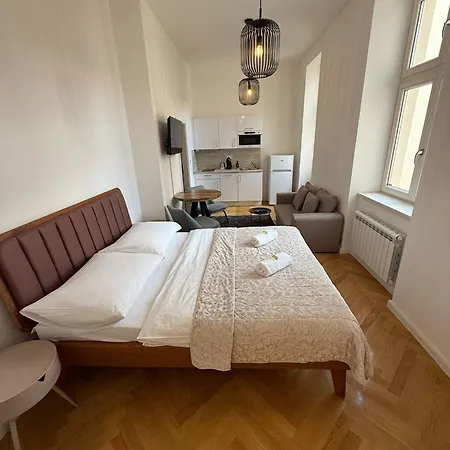 Rasinovo Nabrezi - Riverside Aparthotel Praha