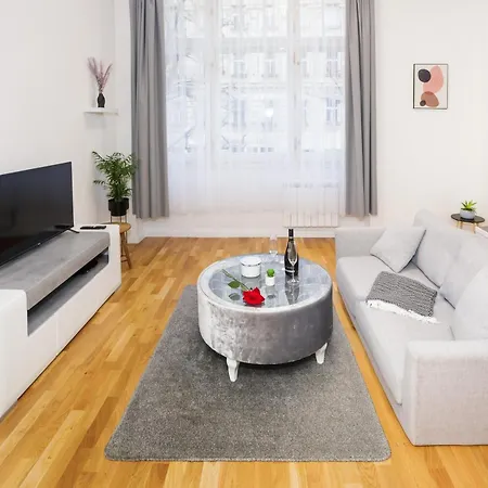 Apartment Luxury Near The Downtown *