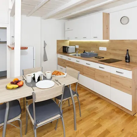 Luxury Near The Downtown *