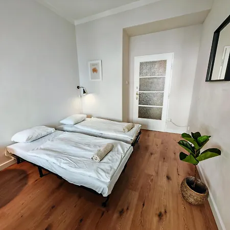 Apartamento Flat In Zizkov -102- *