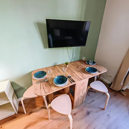 Flat In Zizkov -102- Apartamento