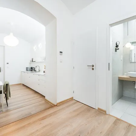 10 Minutes National Museum Prague, Cozy Apartment Prague