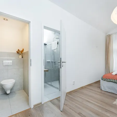 10 Minutes National Museum Prague, Cozy Apartment