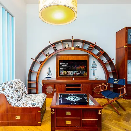 Luxury Yacht-style Old Town Apartment