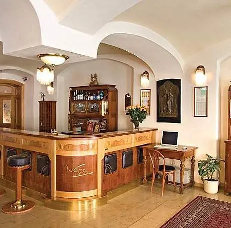 Mucha Hotel 4*
