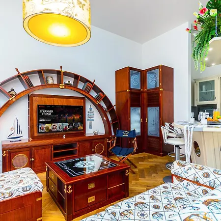 Apartment Luxury Yacht-style Old Town