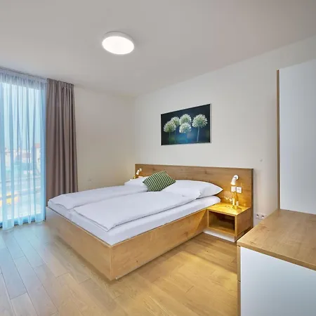Downtown Andel Aparthotel 4*