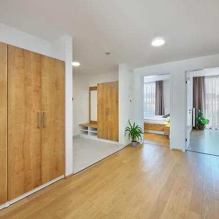 Aparthotel Downtown Andel 4*