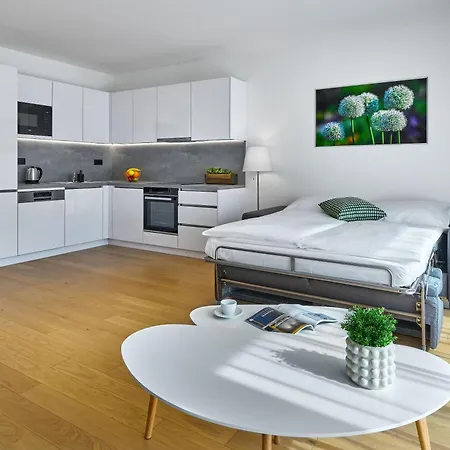 Downtown Andel Aparthotel 4*