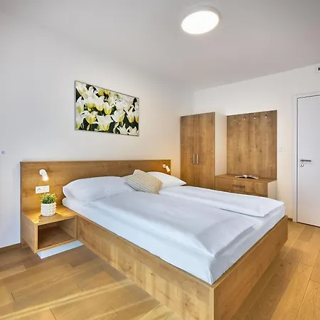 Downtown Andel 4*