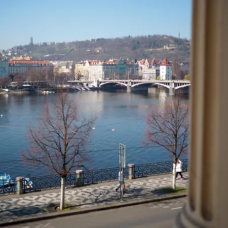 Rasinovo Nabrezi - Riverside