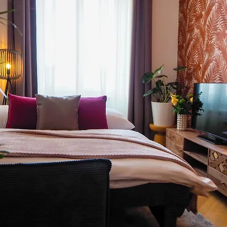 Rasinovo Nabrezi - Riverside 4* Prague