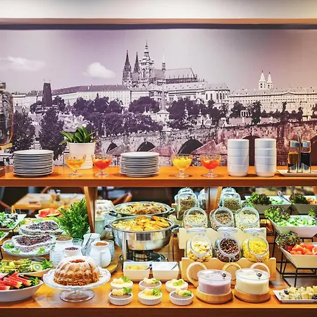 Hotel Charles 3*