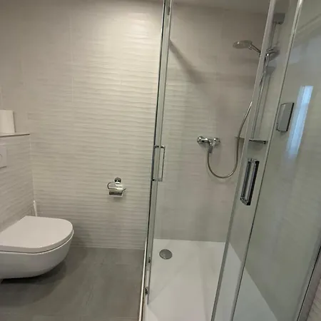 King George Hotel 3*