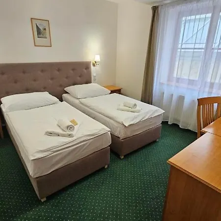 Claris 3* Praag