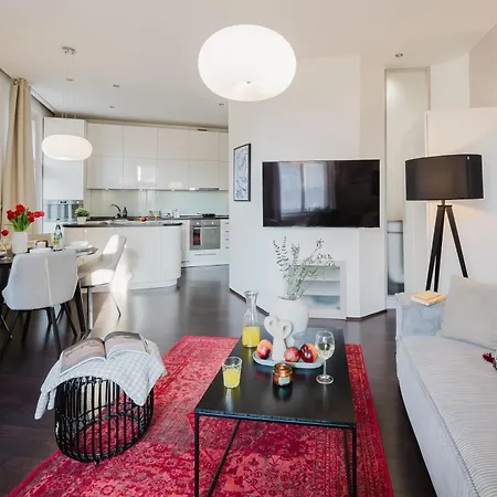 Days - Stylish - Netflix - Hip District *