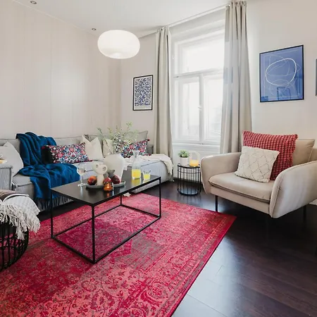 Days - Stylish - Netflix - Hip District Prague
