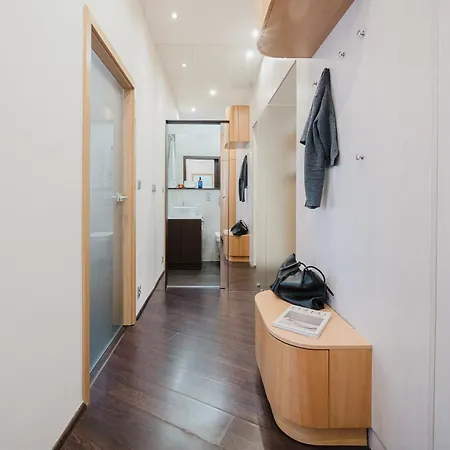 Days - Stylish - Netflix - Hip District