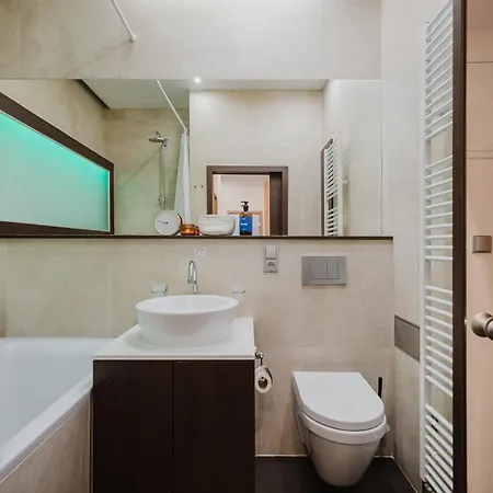 Days - Stylish - Netflix - Hip District Prague
