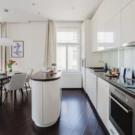 Days - Stylish - Netflix - Hip District * Prague