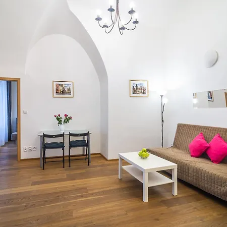 Royal Road Ii Apartment Prague