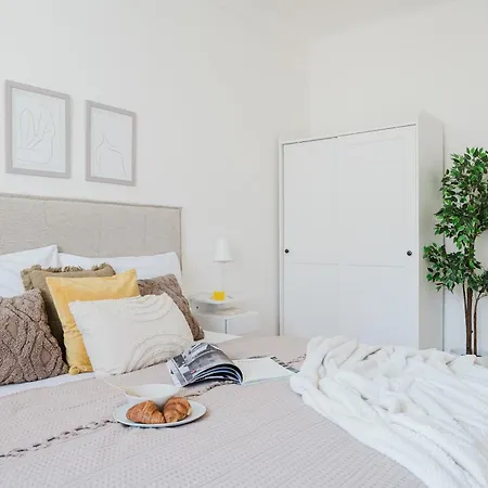 Days - 1bdr - Workspace - Netflix - New Town *