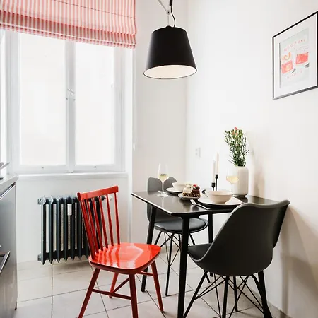 Days - 1bdr - Workspace - Netflix - New Town Apartment *