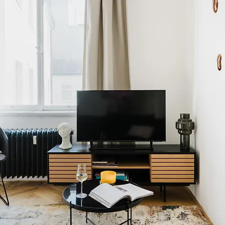 Apartment Days - 1bdr - Workspace - Netflix - New Town *