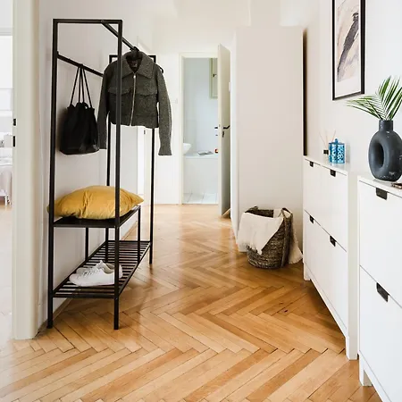 Apartment Days - 1bdr - Workspace - Netflix - New Town Prague