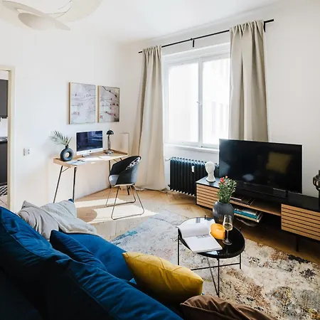 Days - 1bdr - Workspace - Netflix - New Town Prague