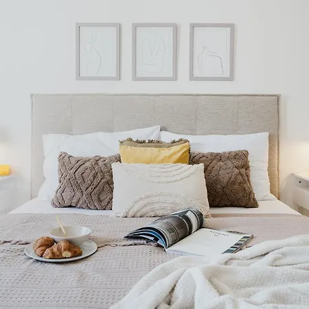 Days - 1bdr - Workspace - Netflix - New Town
