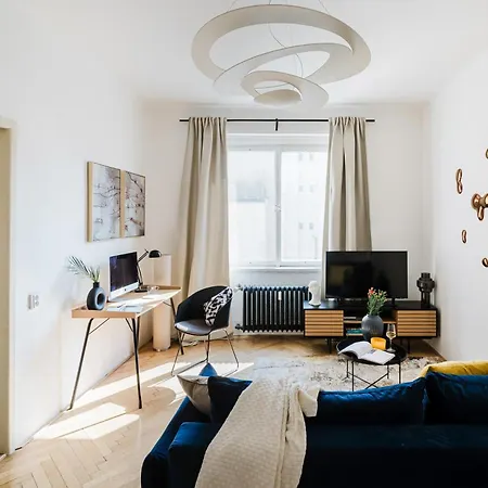 Apartment Days - 1bdr - Workspace - Netflix - New Town *