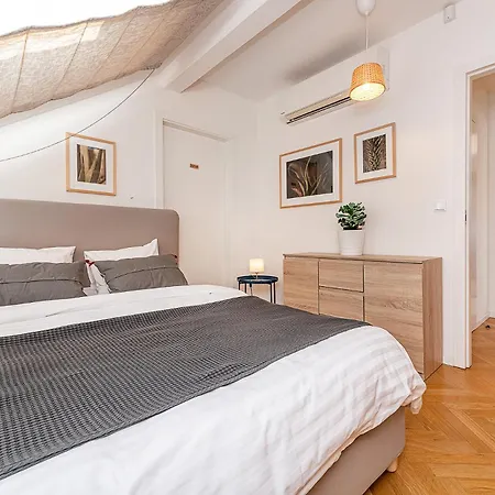 Apartment Magic With Terrace