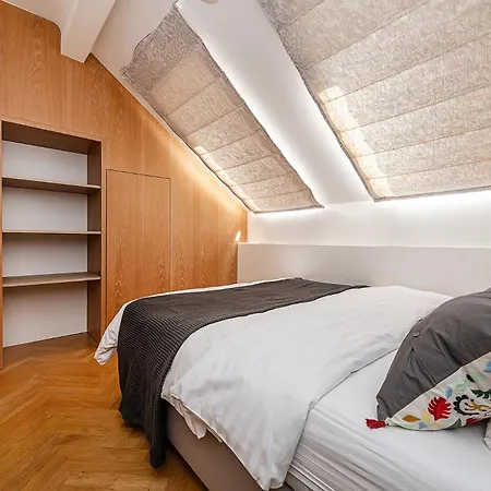 Magic With Terrace Apartment *