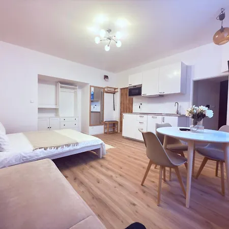 Cosy Cave Station In 5 Apartment *