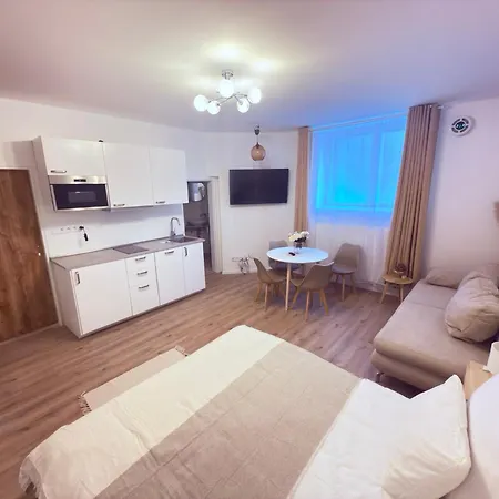 Cosy Cave Station In 5 Apartment *