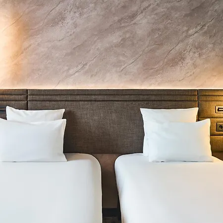 Hotel Novotel Wenceslas Square 4*