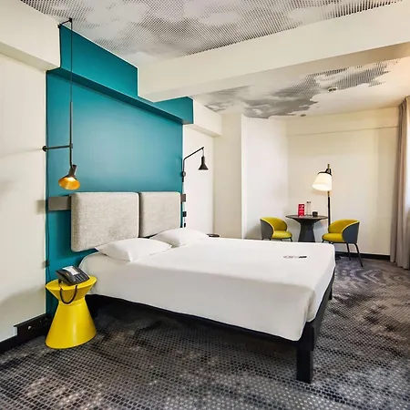 Ibis Wenceslas Square 3*