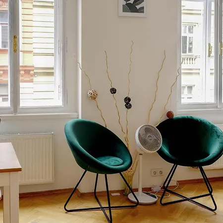 Cosy In Zizkov Apartment *
