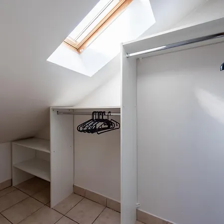 Apartment Spacious Near National Museum Prague