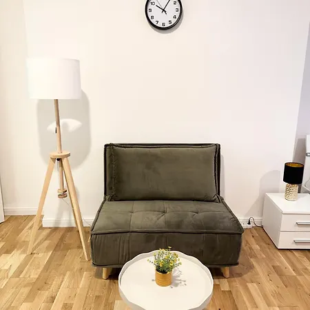 1 New Just Steps Away From Old Town And The Florence Bus Station Prague