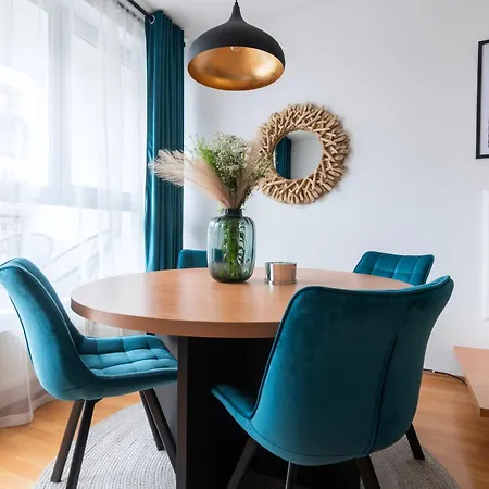 Family Arena Apartment Prague