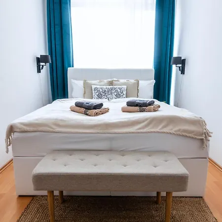 Family Arena Apartment *