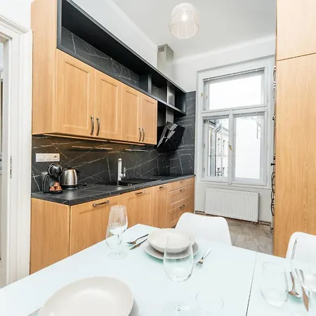 Friendly Near Wenceslas Square Apartment *