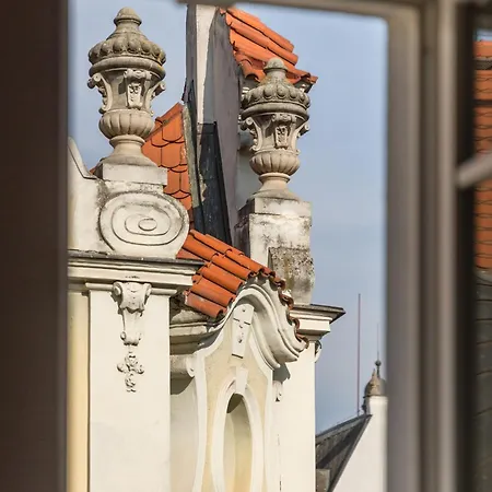 Decadent Art Deco Balcony In Old Town Lejlighed *