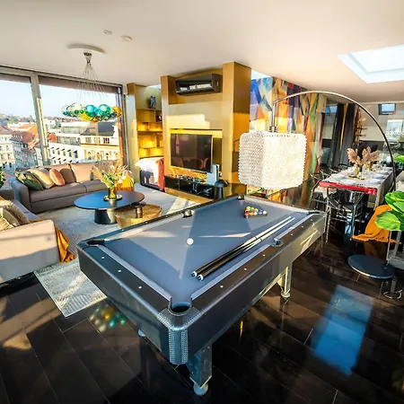 Billionaires Boutique & Premium Suites, Old Town Apartment