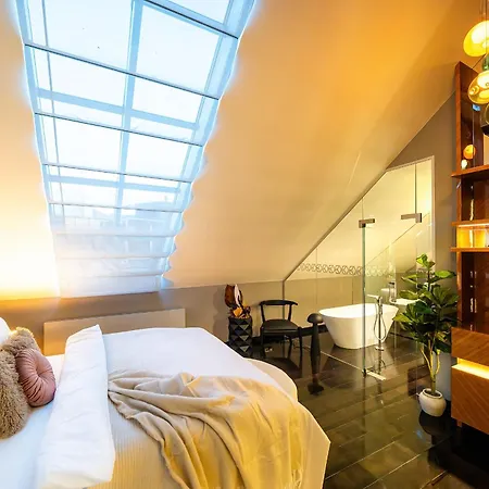 Billionaires Boutique & Premium Suites, Old Town *