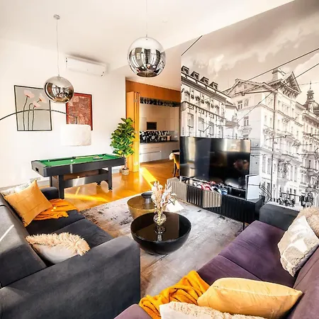 Billionaires Boutique & Premium Suites, Old Town