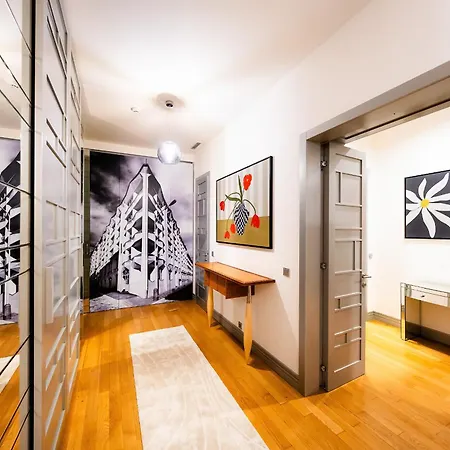 Billionaires Boutique & Premium Suites, Old Town